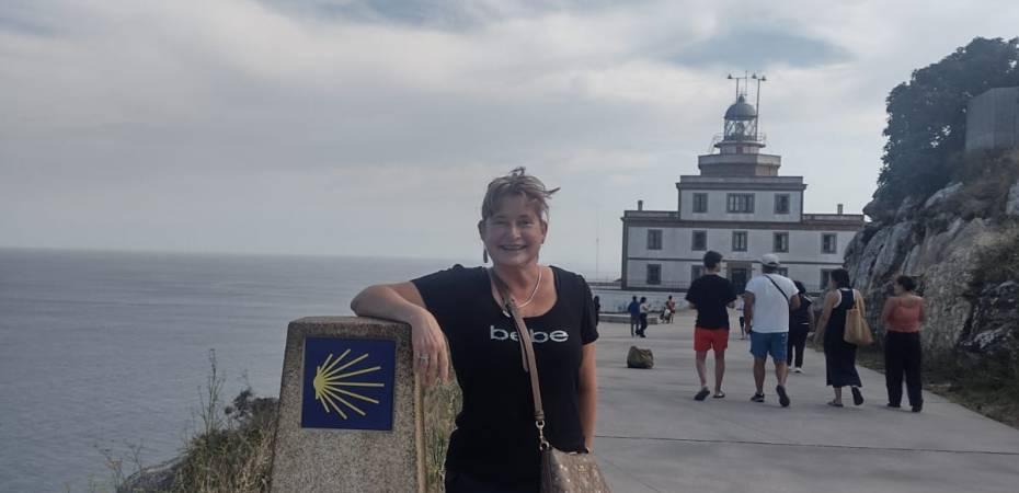 Teresa Dovalpage at Km 0,000, Cabo Finisterre.